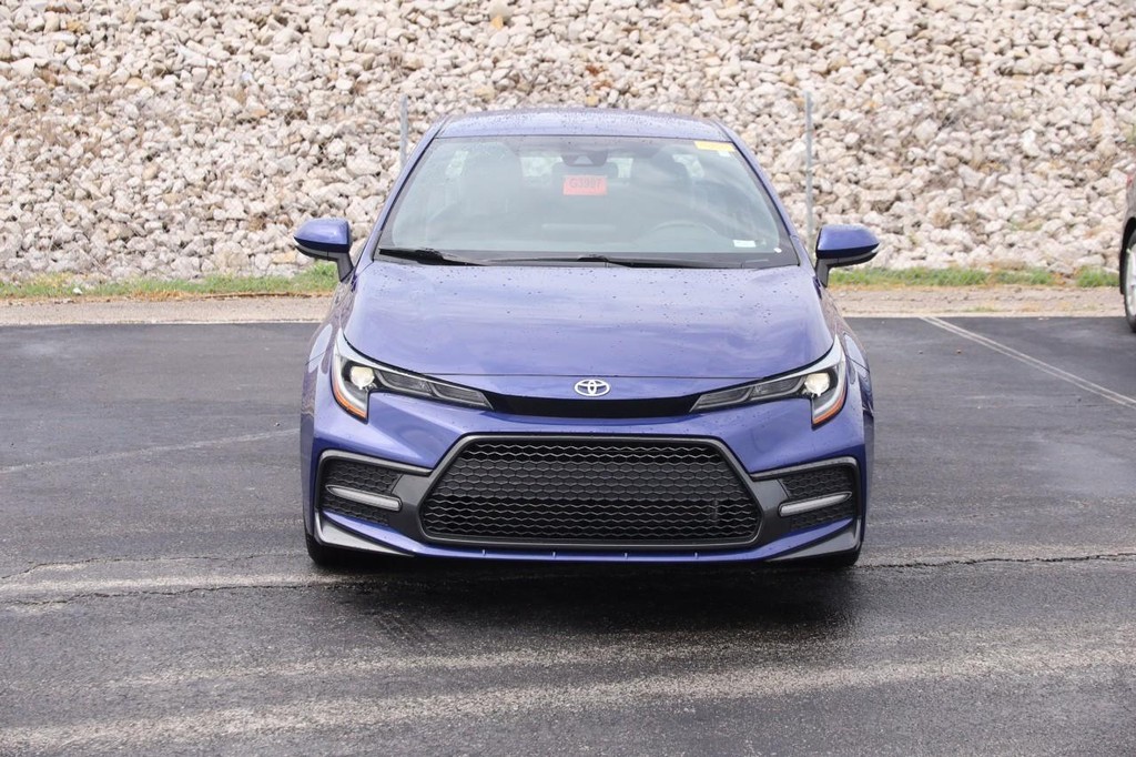 Toyota Corolla Vehicle Full-screen Gallery Image 4
