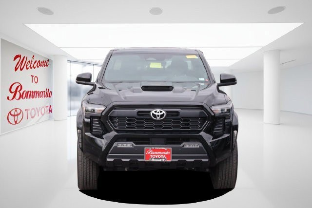 Toyota Tacoma 4WD Vehicle Image 04