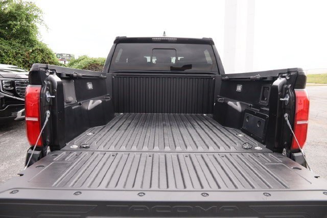 Toyota Tacoma 4WD Vehicle Image 07