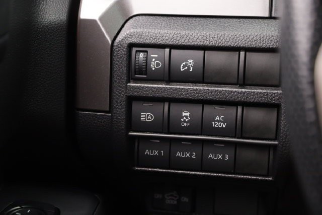 Toyota Tacoma 4WD Vehicle Image 14