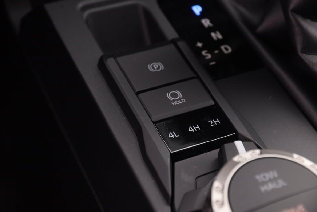 Toyota Tacoma 4WD Vehicle Image 15