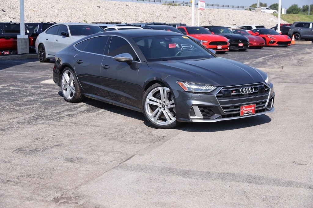 Audi S7 Vehicle Full-screen Gallery Image 2