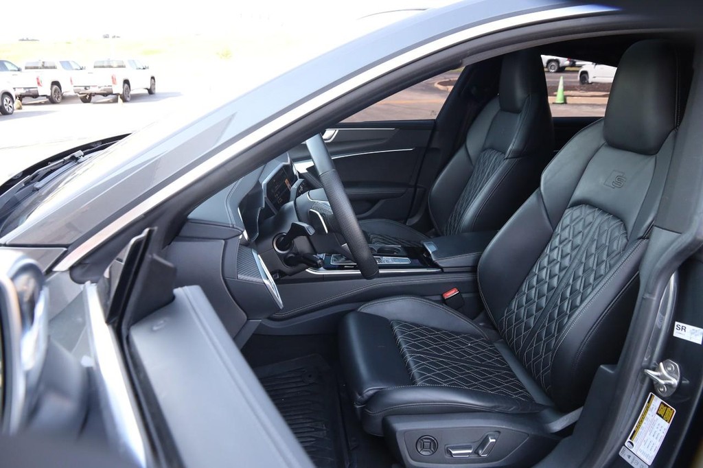 Audi S7 Vehicle Full-screen Gallery Image 11