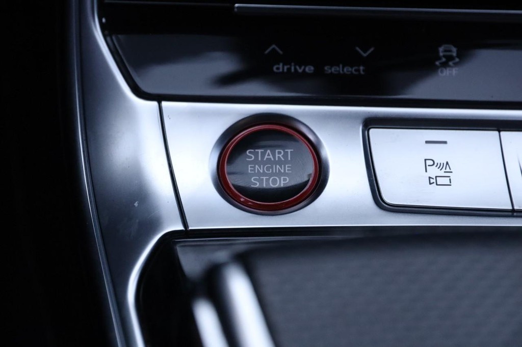 Audi S7 Vehicle Full-screen Gallery Image 17