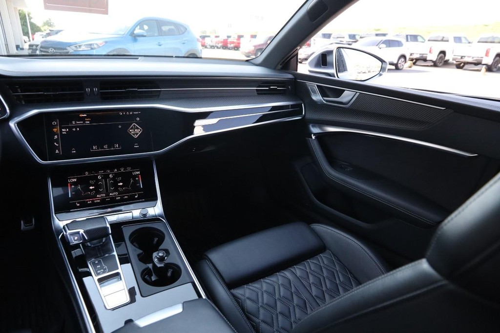Audi S7 Vehicle Full-screen Gallery Image 29