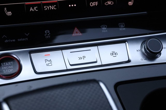Audi S7 Vehicle Image 22