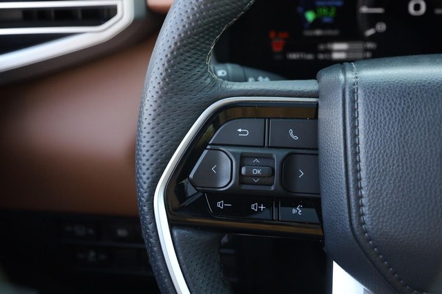 Toyota Sequoia Vehicle Image 14