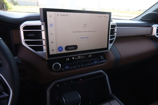 Toyota Sequoia Vehicle Image 18
