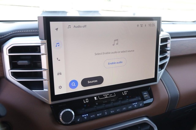 Toyota Sequoia Vehicle Image 19