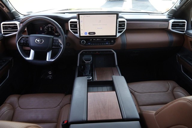 Toyota Sequoia Vehicle Image 26