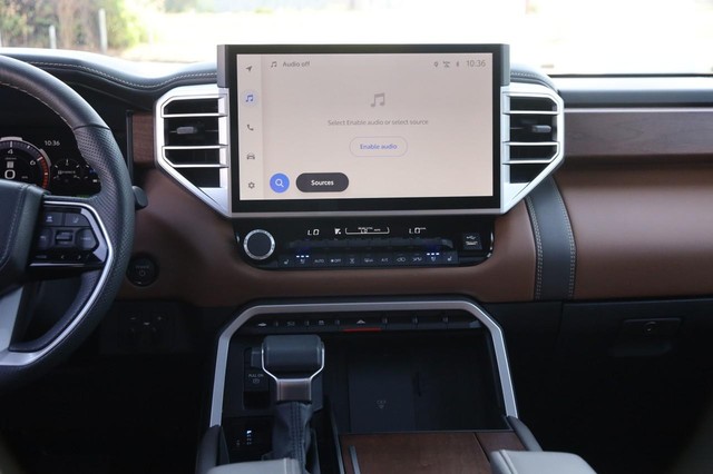 Toyota Sequoia Vehicle Image 29