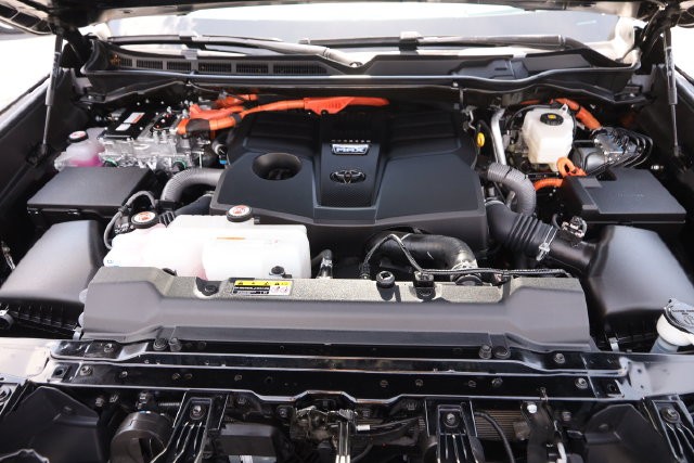 Toyota Sequoia Vehicle Image 09