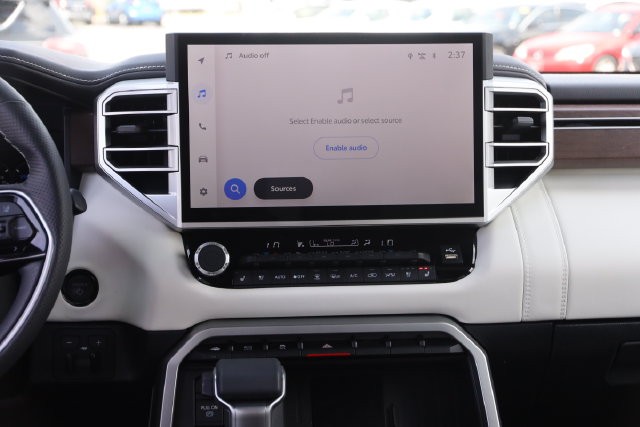 Toyota Sequoia Vehicle Image 12