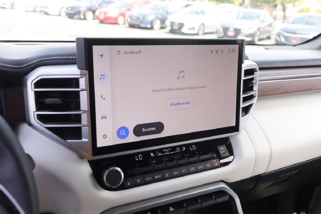 Toyota Sequoia Vehicle Image 22