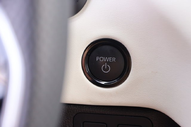 Toyota Sequoia Vehicle Image 23