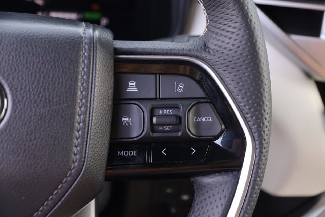 Toyota Sequoia Vehicle Image 26