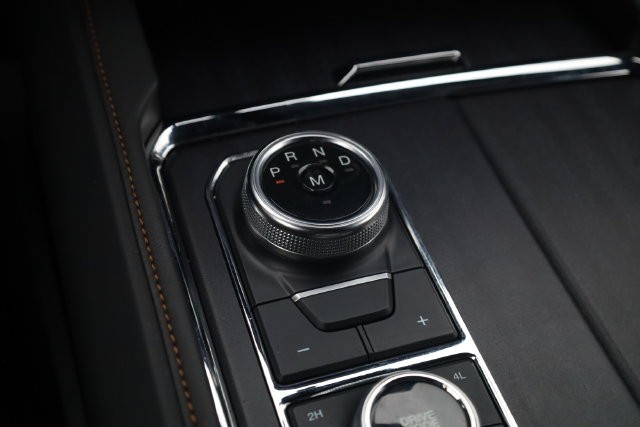 Ford Expedition Max Vehicle Image 19