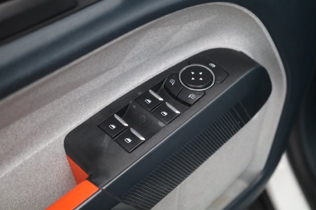 Ford Maverick Vehicle Image 10