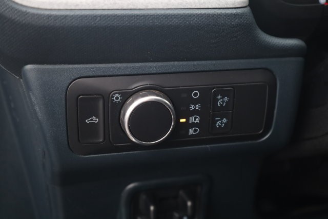 Ford Maverick Vehicle Image 11