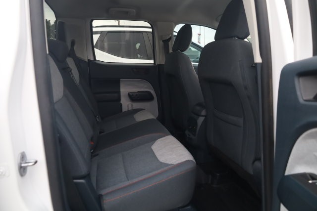 Ford Maverick Vehicle Image 21