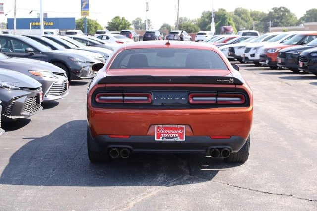 Dodge Challenger Vehicle Full-screen Gallery Image 06