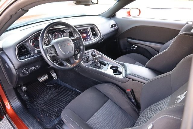 Dodge Challenger Vehicle Full-screen Gallery Image 19