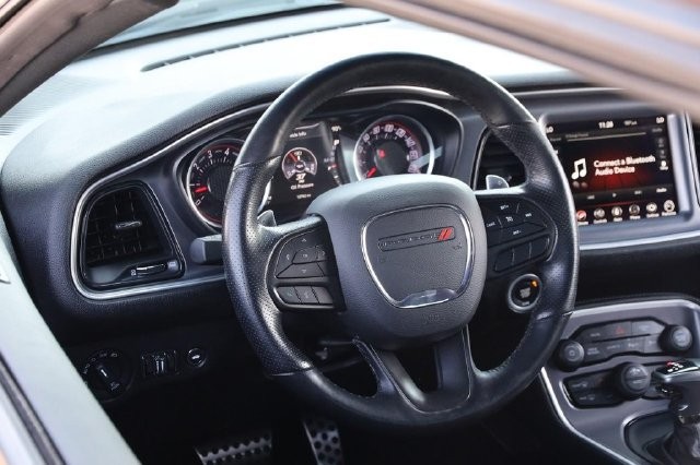 Dodge Challenger Vehicle Full-screen Gallery Image 20