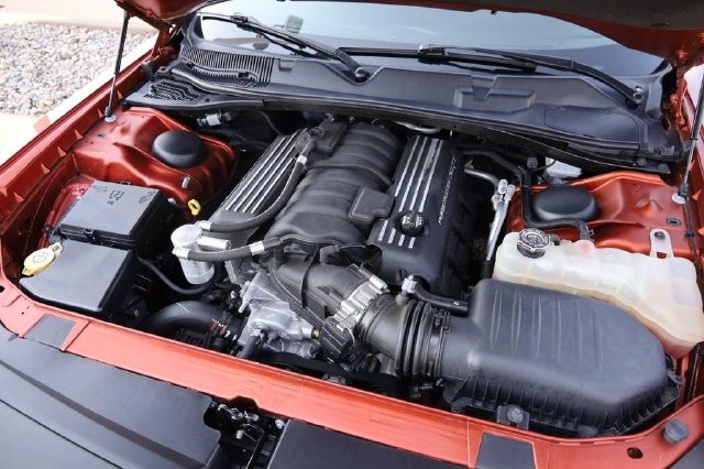 Dodge Challenger Vehicle Full-screen Gallery Image 23