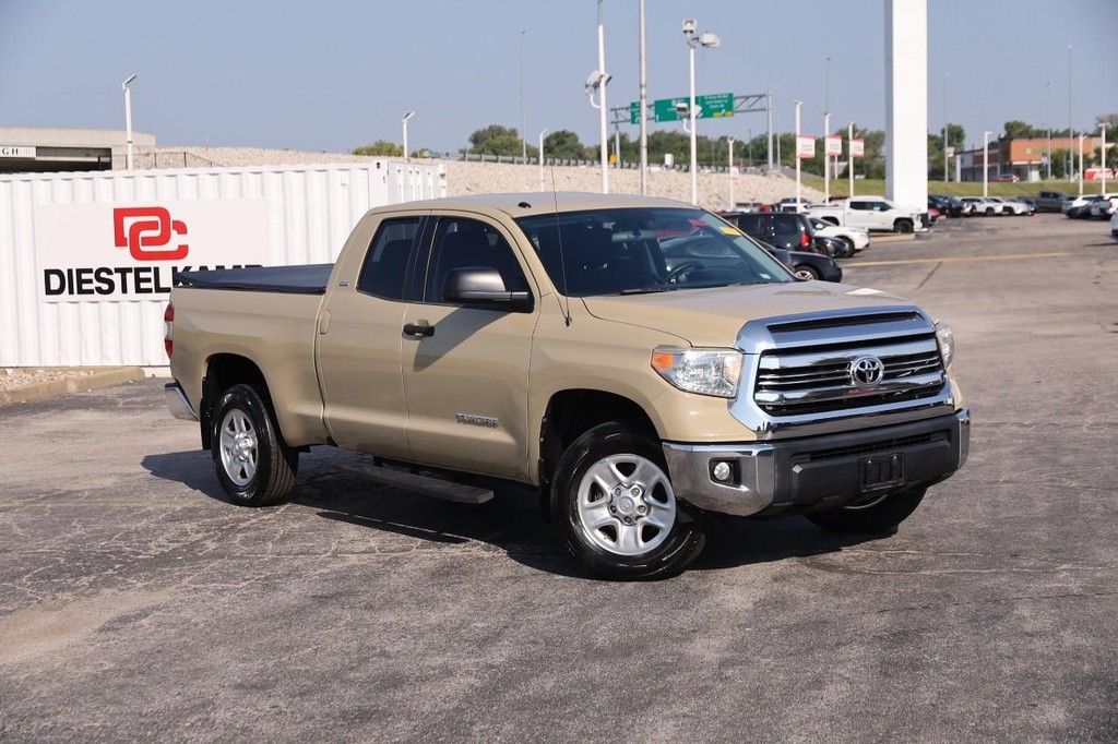 Toyota Tundra 4WD Vehicle Full-screen Gallery Image 2