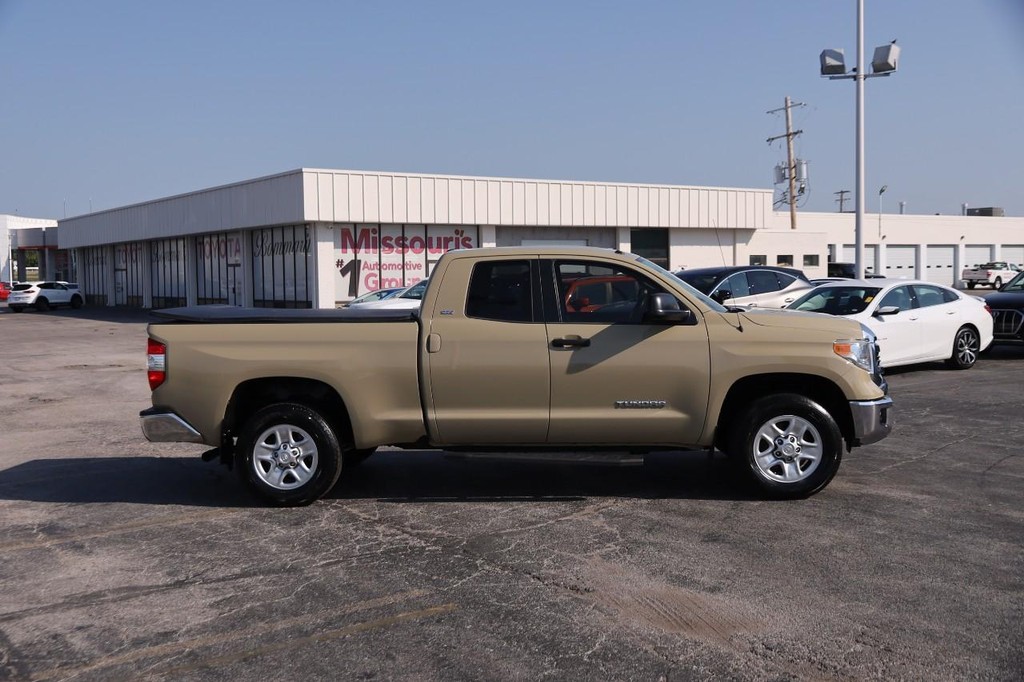 Toyota Tundra 4WD Vehicle Full-screen Gallery Image 5