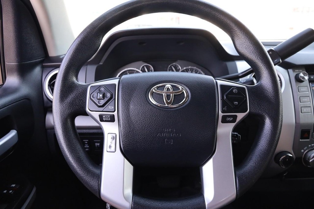Toyota Tundra 4WD Vehicle Full-screen Gallery Image 9