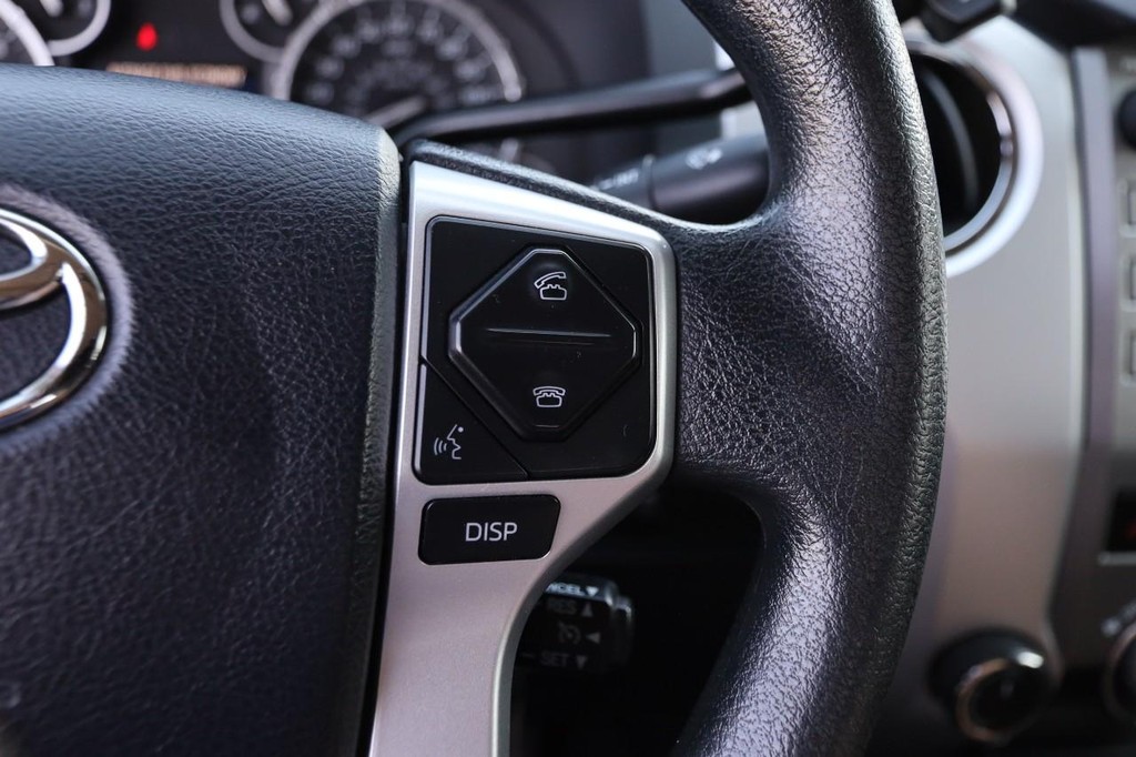 Toyota Tundra 4WD Vehicle Full-screen Gallery Image 11