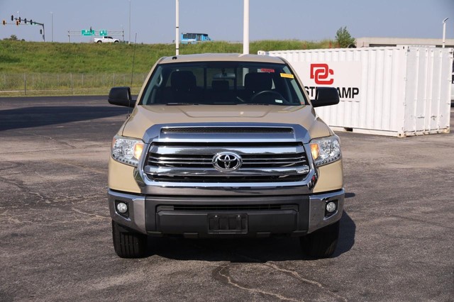 Toyota Tundra 4WD Vehicle Image 04