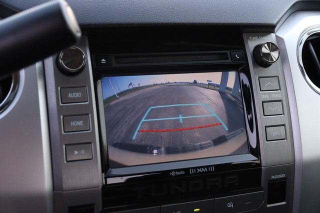 Toyota Tundra 4WD Vehicle Image 15