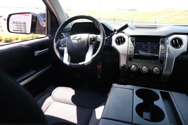 Toyota Tundra 4WD Vehicle Image 20
