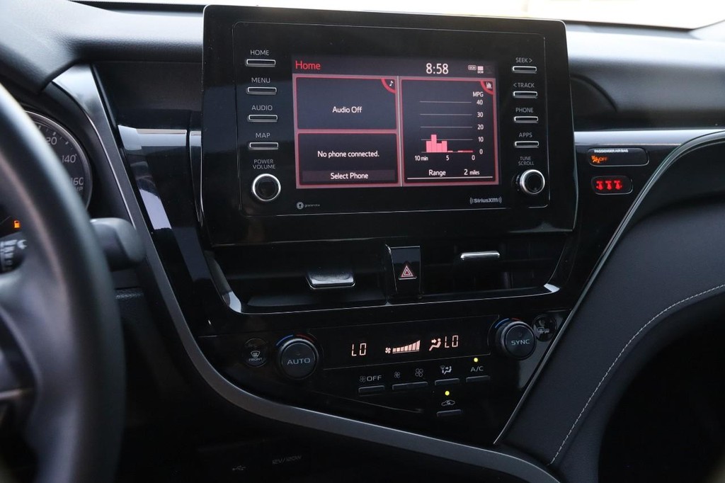 Toyota Camry Vehicle Full-screen Gallery Image 15