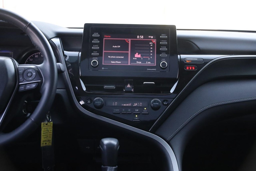 Toyota Camry Vehicle Full-screen Gallery Image 25