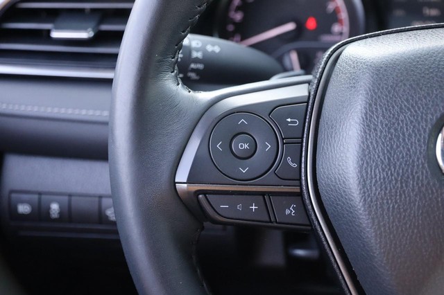 Toyota Camry Vehicle Image 12