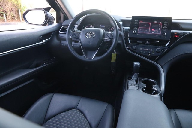 Toyota Camry Vehicle Image 23