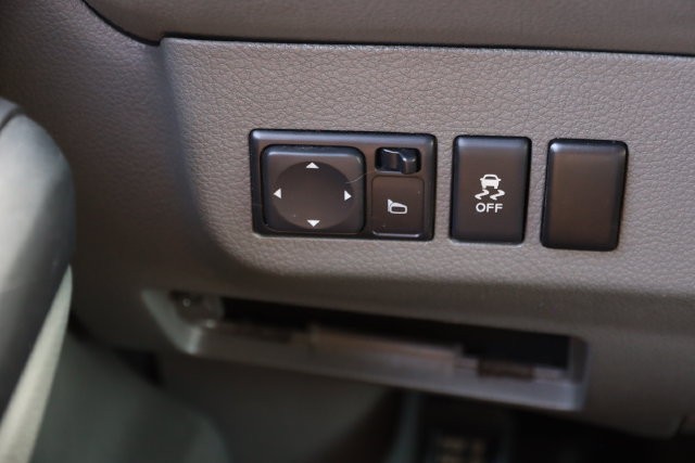 Nissan NV Cargo Vehicle Image 18