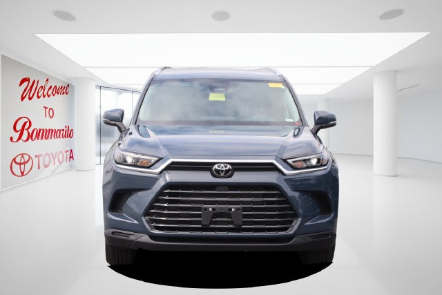 Toyota Grand Highlander Vehicle Image 04