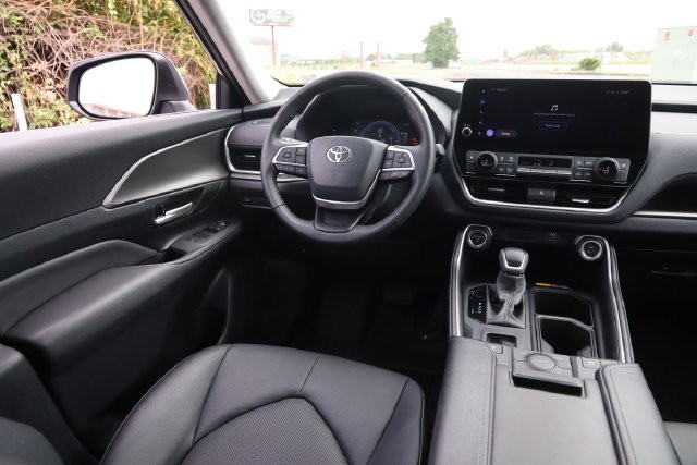 Toyota Grand Highlander Vehicle Image 14