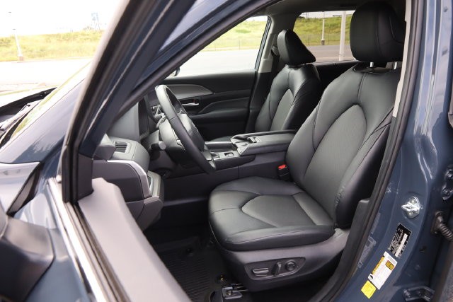 Toyota Grand Highlander Vehicle Image 31