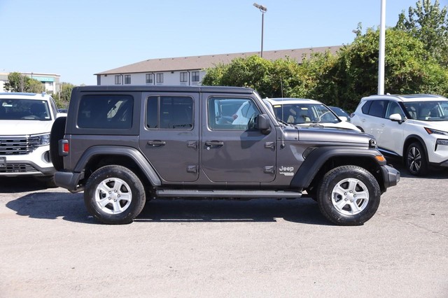 Jeep Wrangler Unlimited Vehicle Image 10