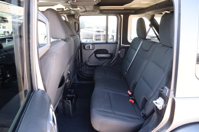 Jeep Wrangler Unlimited Vehicle Image 14
