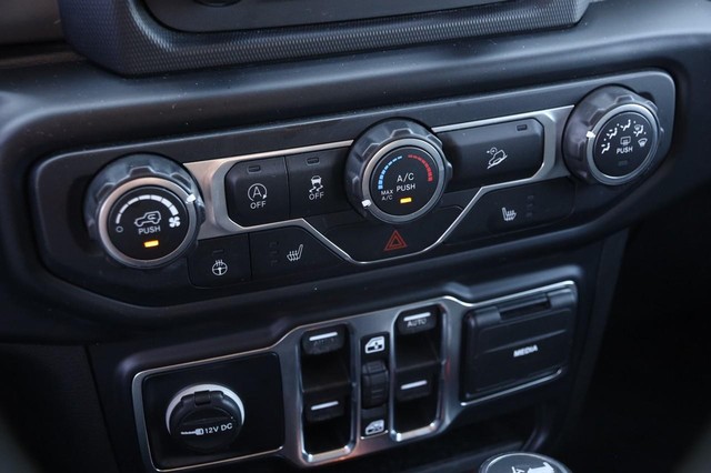 Jeep Wrangler Unlimited Vehicle Image 23