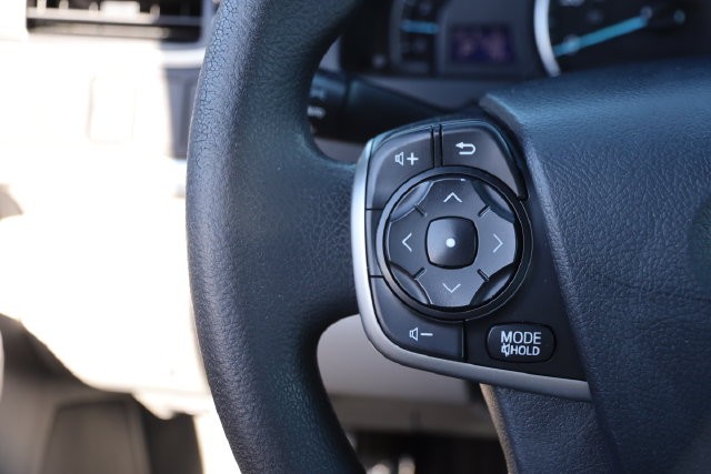 Toyota Camry Vehicle Image 11