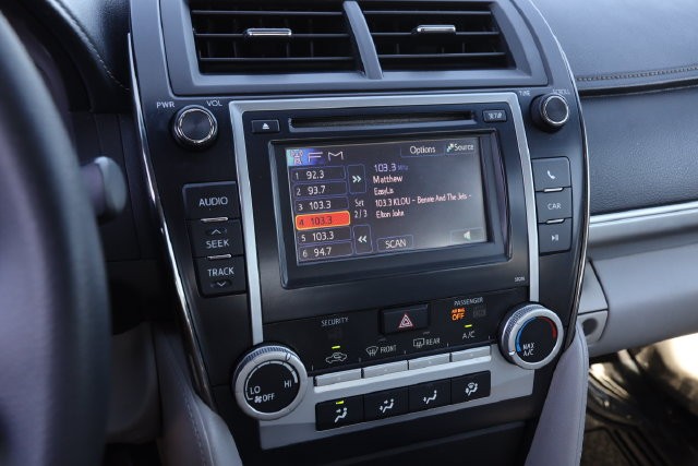 Toyota Camry Vehicle Image 14