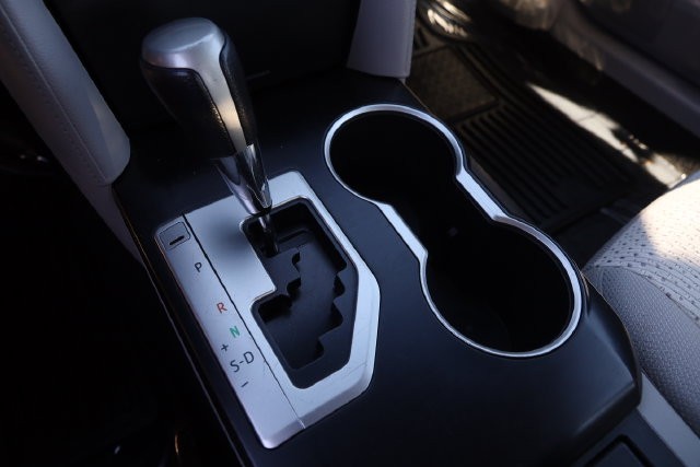 Toyota Camry Vehicle Image 17