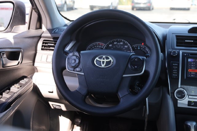 Toyota Camry Vehicle Image 21